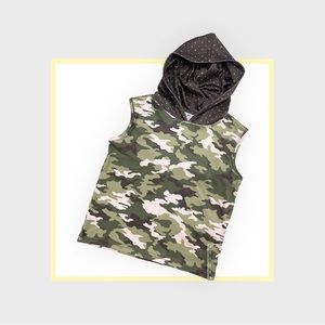 Infant Boys Camouflage Sleeveless Hoodie in milky soft material